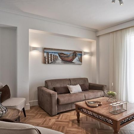 Marvelous N Bright Apt Next To Megaro Mousikis Атина Екстериор снимка