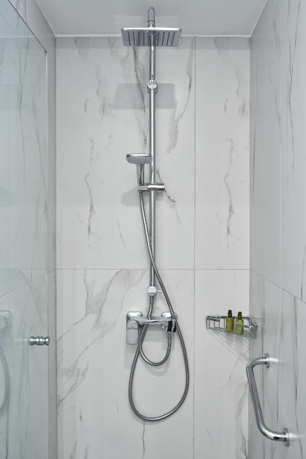 Marvelous N Bright Apt Next To Megaro Mousikis Атина Екстериор снимка